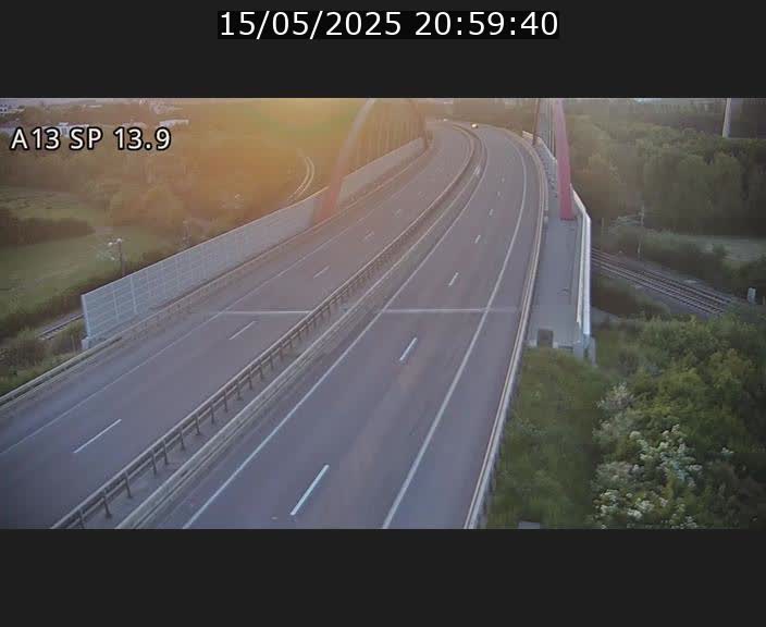 <h2>Traffic live webcam Luxembourg Kayl - A13 direction Esch-sur-Alzette/Luxembourg-ville - BK 13.9</h2>