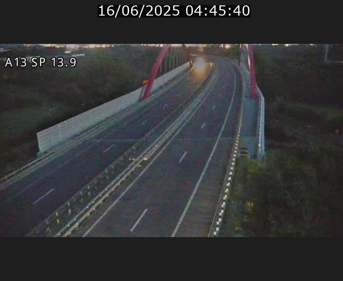 Traffic live webcam Luxembourg Kayl - A13 direction Esch-sur-Alzette/Luxembourg-ville - BK 13.9