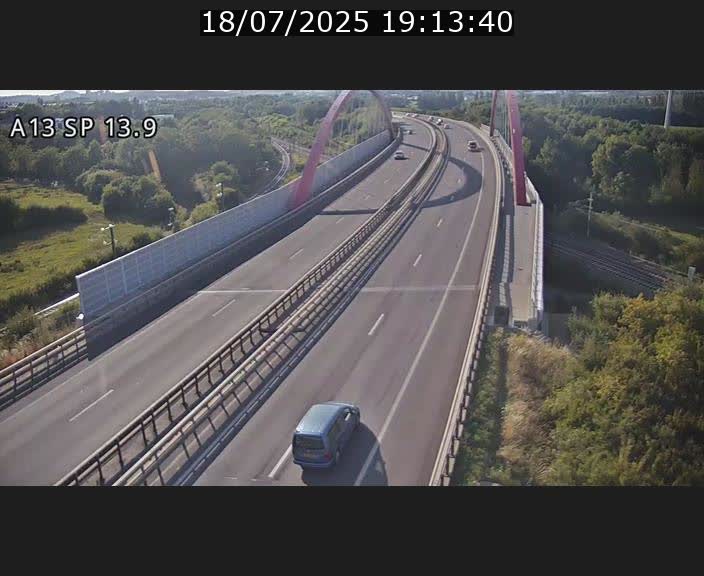 Traffic live webcam Luxembourg Kayl - A13 direction Esch-sur-Alzette/Luxembourg-ville - BK 13.9