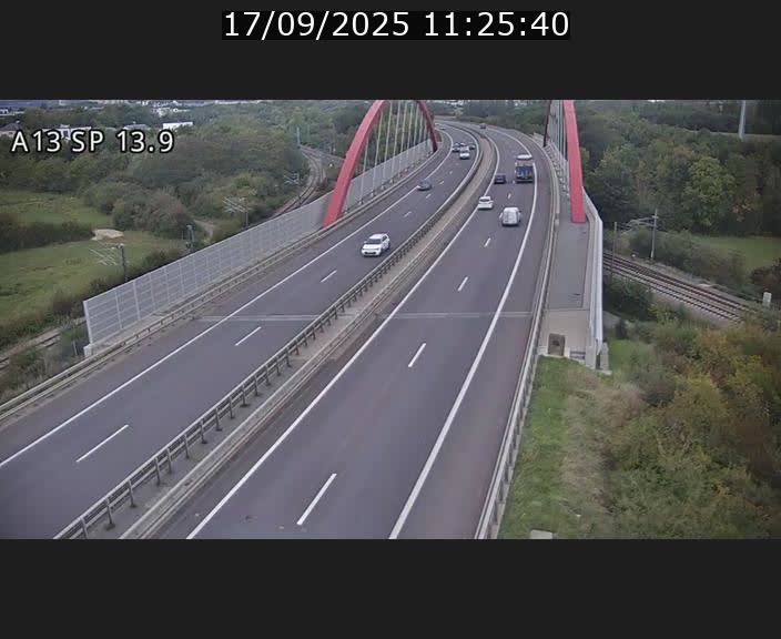<h2>Traffic live webcam Luxembourg Kayl - A13 direction Esch-sur-Alzette/Luxembourg-ville - BK 13.9</h2>