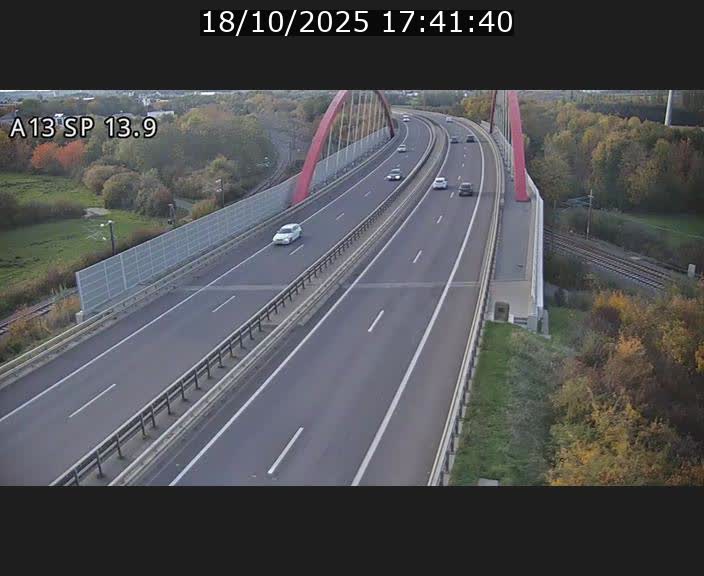 <h2>Traffic live webcam Luxembourg Kayl - A13 direction Esch-sur-Alzette/Luxembourg-ville - BK 13.9</h2>