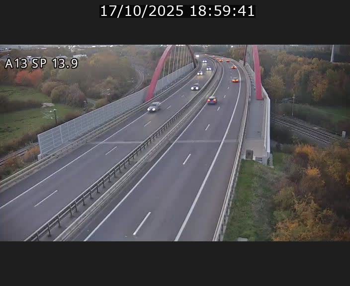 <h2>Traffic live webcam Luxembourg Kayl - A13 direction Esch-sur-Alzette/Luxembourg-ville - BK 13.9</h2>