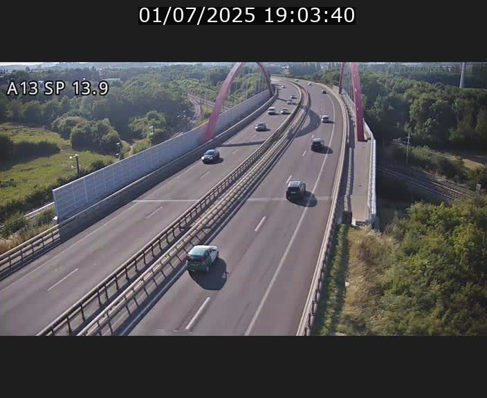 Traffic live webcam Luxembourg Kayl - A13 direction Esch-sur-Alzette/Luxembourg-ville - BK 13.9