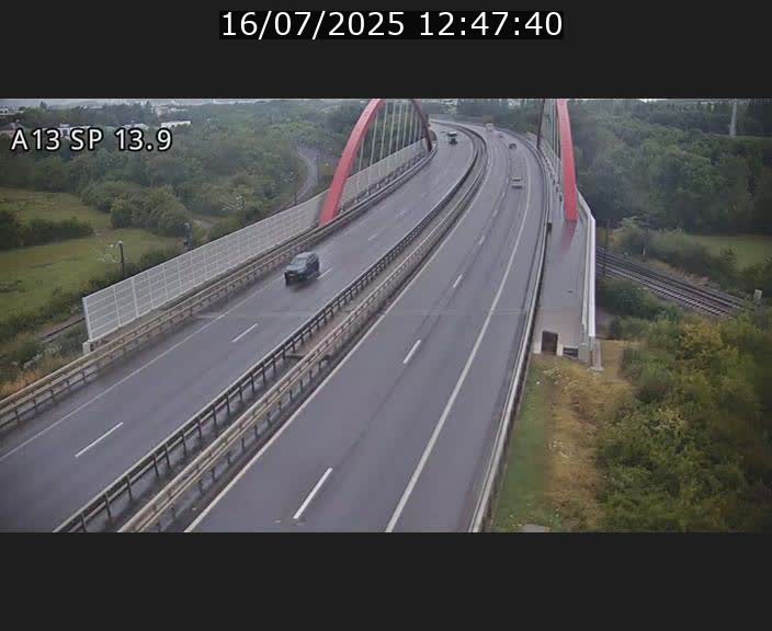 <h2>Traffic live webcam Luxembourg Kayl - A13 direction Esch-sur-Alzette/Luxembourg-ville - BK 13.9</h2>