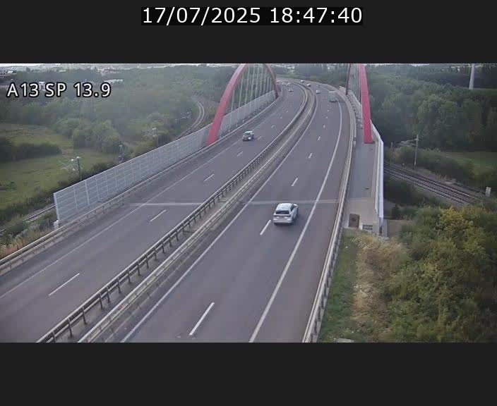 <h2>Traffic live webcam Luxembourg Kayl - A13 direction Esch-sur-Alzette/Luxembourg-ville - BK 13.9</h2>