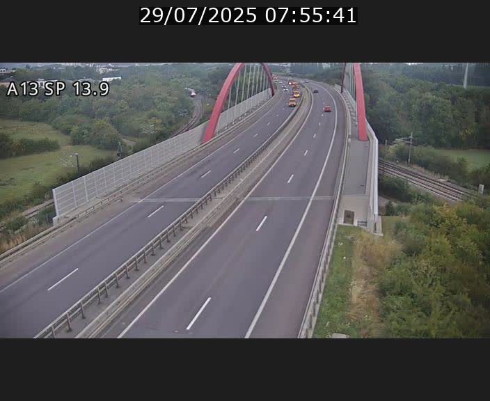 <h2>Traffic live webcam Luxembourg Kayl - A13 direction Esch-sur-Alzette/Luxembourg-ville - BK 13.9</h2>