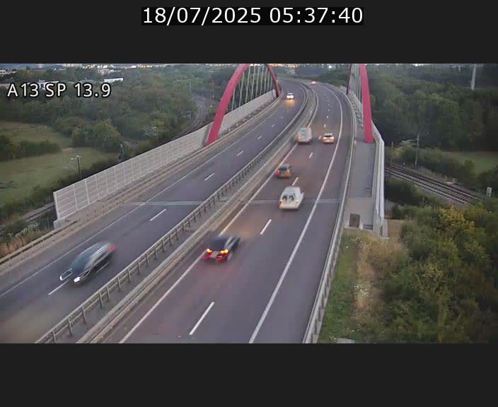 <h2>Traffic live webcam Luxembourg Kayl - A13 direction Esch-sur-Alzette/Luxembourg-ville - BK 13.9</h2>