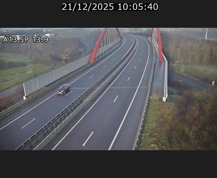 <h2>Traffic live webcam Luxembourg Kayl - A13 direction Esch-sur-Alzette/Luxembourg-ville - BK 13.9</h2>