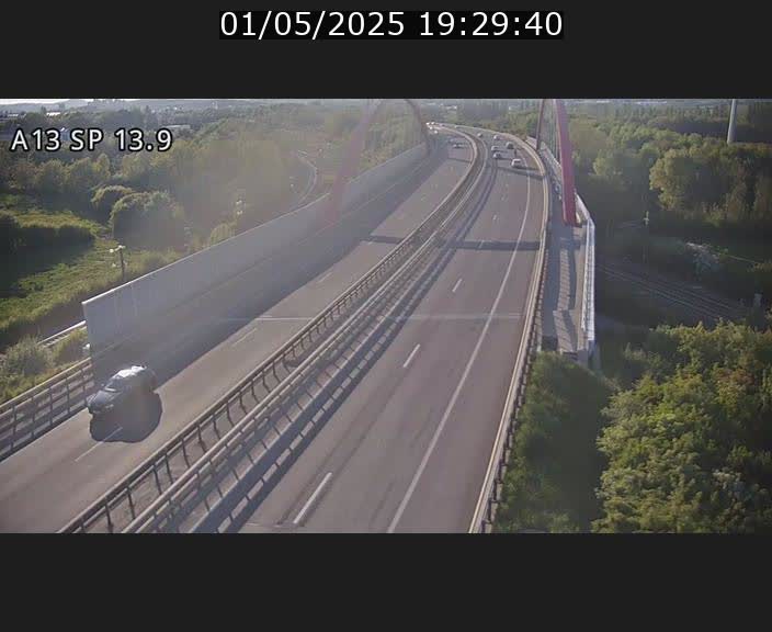 Traffic live webcam Luxembourg Kayl - A13 direction Esch-sur-Alzette/Luxembourg-ville - BK 13.9