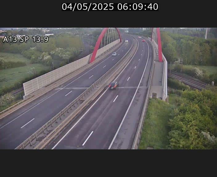 Traffic live webcam Luxembourg Kayl - A13 direction Esch-sur-Alzette/Luxembourg-ville - BK 13.9