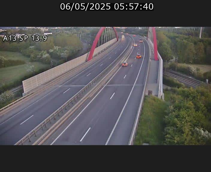 Traffic live webcam Luxembourg Kayl - A13 direction Esch-sur-Alzette/Luxembourg-ville - BK 13.9