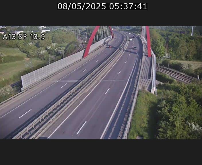 Traffic live webcam Luxembourg Kayl - A13 direction Esch-sur-Alzette/Luxembourg-ville - BK 13.9