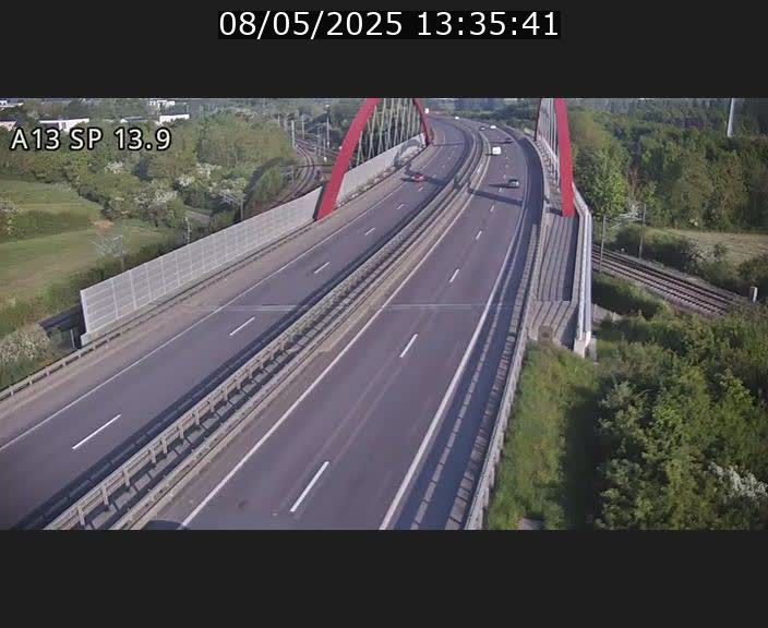 Traffic live webcam Luxembourg Kayl - A13 direction Esch-sur-Alzette/Luxembourg-ville - BK 13.9