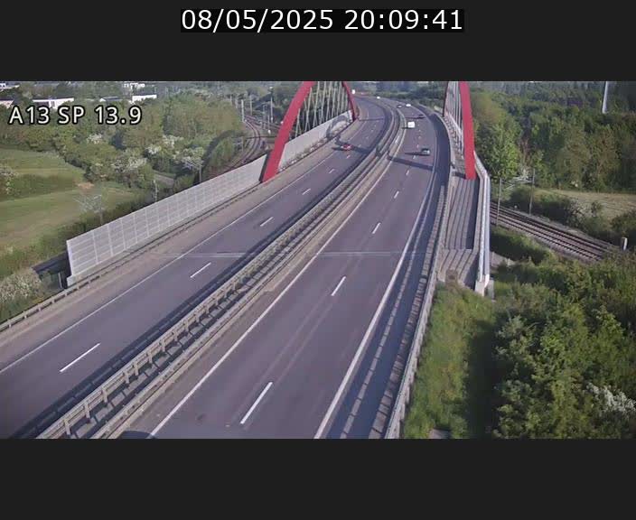Traffic live webcam Luxembourg Kayl - A13 direction Esch-sur-Alzette/Luxembourg-ville - BK 13.9