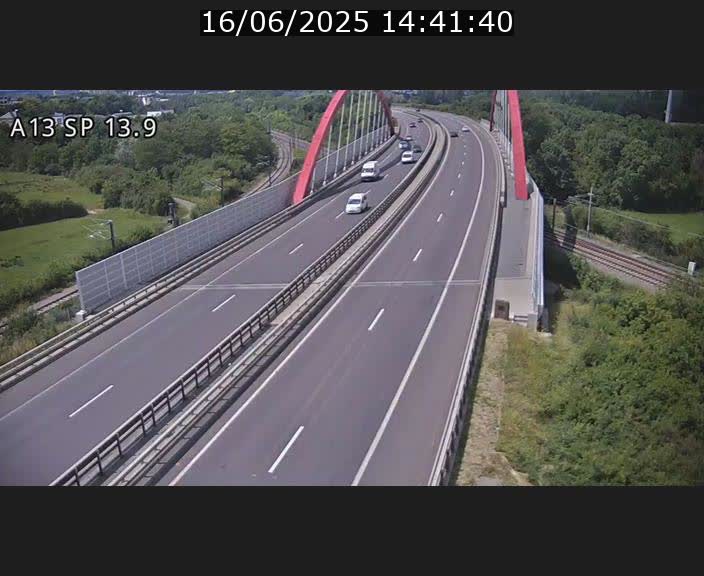 Traffic live webcam Luxembourg Kayl - A13 direction Esch-sur-Alzette/Luxembourg-ville - BK 13.9