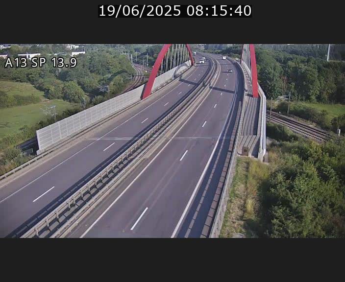 Traffic live webcam Luxembourg Kayl - A13 direction Esch-sur-Alzette/Luxembourg-ville - BK 13.9