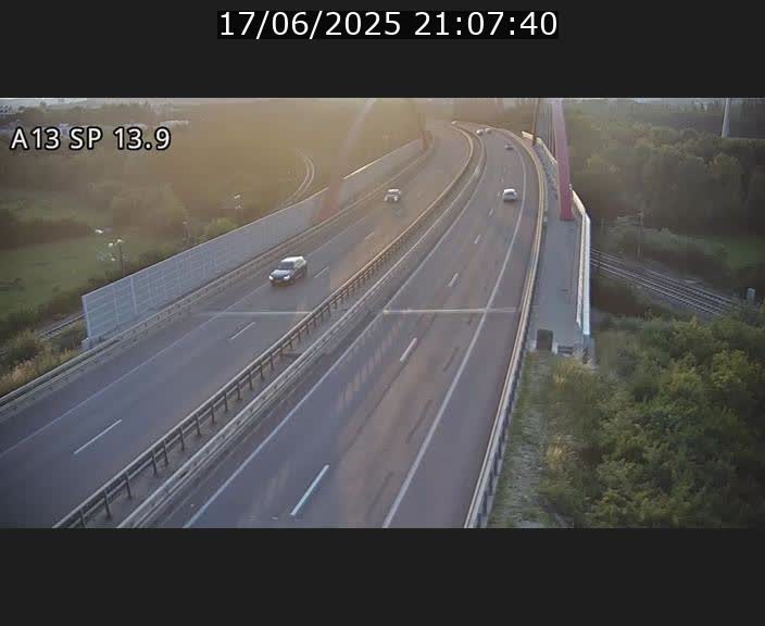 Traffic live webcam Luxembourg Kayl - A13 direction Esch-sur-Alzette/Luxembourg-ville - BK 13.9