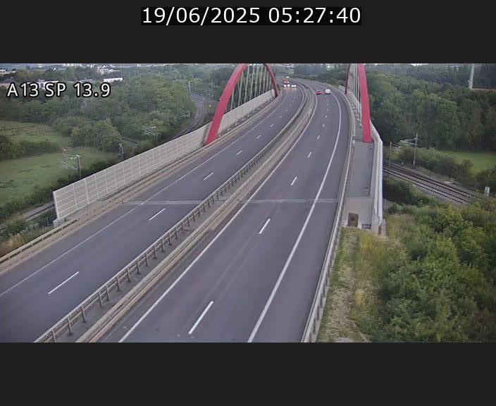 Traffic live webcam Luxembourg Kayl - A13 direction Esch-sur-Alzette/Luxembourg-ville - BK 13.9