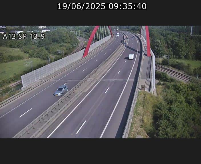 Traffic live webcam Luxembourg Kayl - A13 direction Esch-sur-Alzette/Luxembourg-ville - BK 13.9