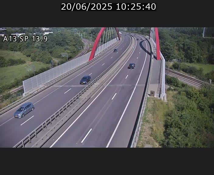 Traffic live webcam Luxembourg Kayl - A13 direction Esch-sur-Alzette/Luxembourg-ville - BK 13.9