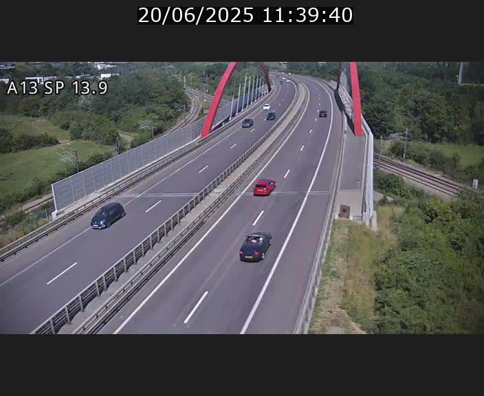 Traffic live webcam Luxembourg Kayl - A13 direction Esch-sur-Alzette/Luxembourg-ville - BK 13.9