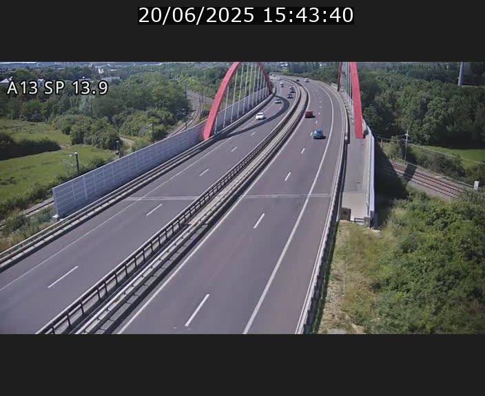 Traffic live webcam Luxembourg Kayl - A13 direction Esch-sur-Alzette/Luxembourg-ville - BK 13.9