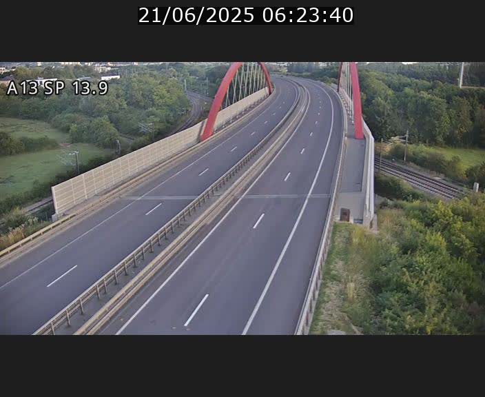 Traffic live webcam Luxembourg Kayl - A13 direction Esch-sur-Alzette/Luxembourg-ville - BK 13.9