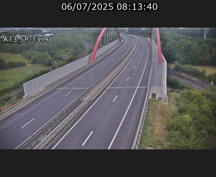 Traffic live webcam Luxembourg Kayl - A13 direction Esch-sur-Alzette/Luxembourg-ville - BK 13.9