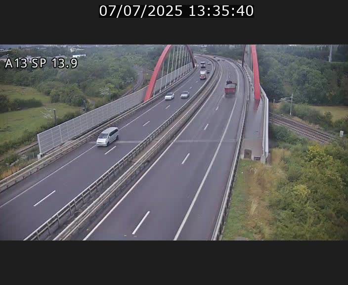 Traffic live webcam Luxembourg Kayl - A13 direction Esch-sur-Alzette/Luxembourg-ville - BK 13.9
