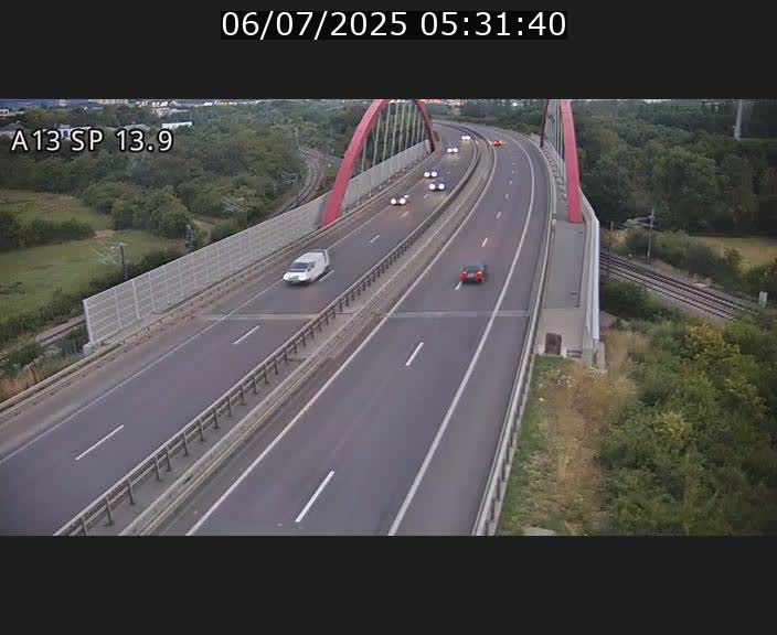 Traffic live webcam Luxembourg Kayl - A13 direction Esch-sur-Alzette/Luxembourg-ville - BK 13.9