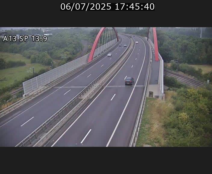 Traffic live webcam Luxembourg Kayl - A13 direction Esch-sur-Alzette/Luxembourg-ville - BK 13.9