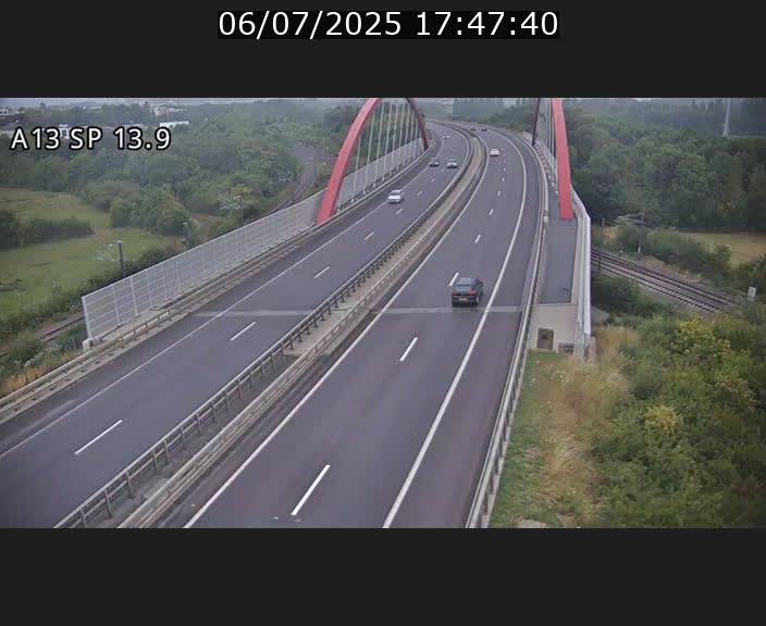 Traffic live webcam Luxembourg Kayl - A13 direction Esch-sur-Alzette/Luxembourg-ville - BK 13.9