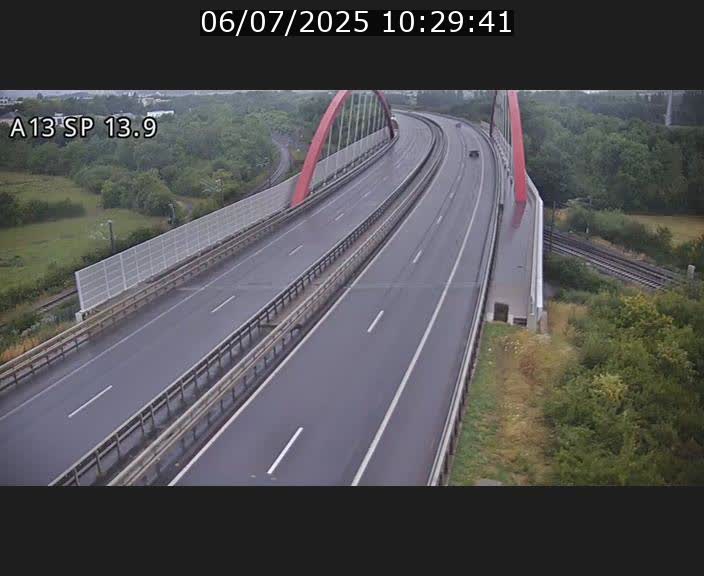 Traffic live webcam Luxembourg Kayl - A13 direction Esch-sur-Alzette/Luxembourg-ville - BK 13.9