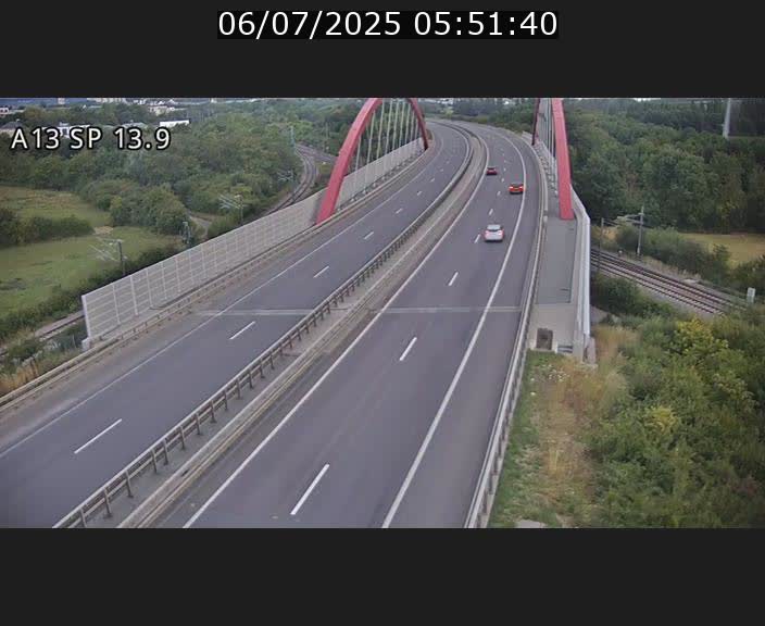 Traffic live webcam Luxembourg Kayl - A13 direction Esch-sur-Alzette/Luxembourg-ville - BK 13.9