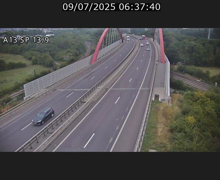 Traffic live webcam Luxembourg Kayl - A13 direction Esch-sur-Alzette/Luxembourg-ville - BK 13.9