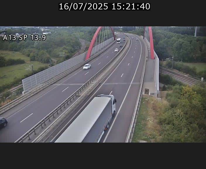 Traffic live webcam Luxembourg Kayl - A13 direction Esch-sur-Alzette/Luxembourg-ville - BK 13.9