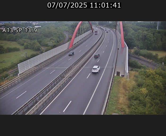 Traffic live webcam Luxembourg Kayl - A13 direction Esch-sur-Alzette/Luxembourg-ville - BK 13.9