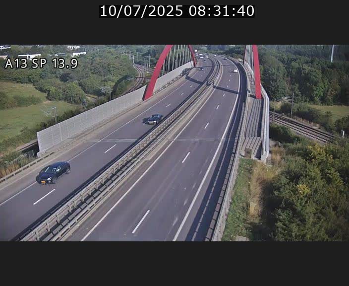 Traffic live webcam Luxembourg Kayl - A13 direction Esch-sur-Alzette/Luxembourg-ville - BK 13.9