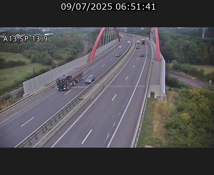 Traffic live webcam Luxembourg Kayl - A13 direction Esch-sur-Alzette/Luxembourg-ville - BK 13.9