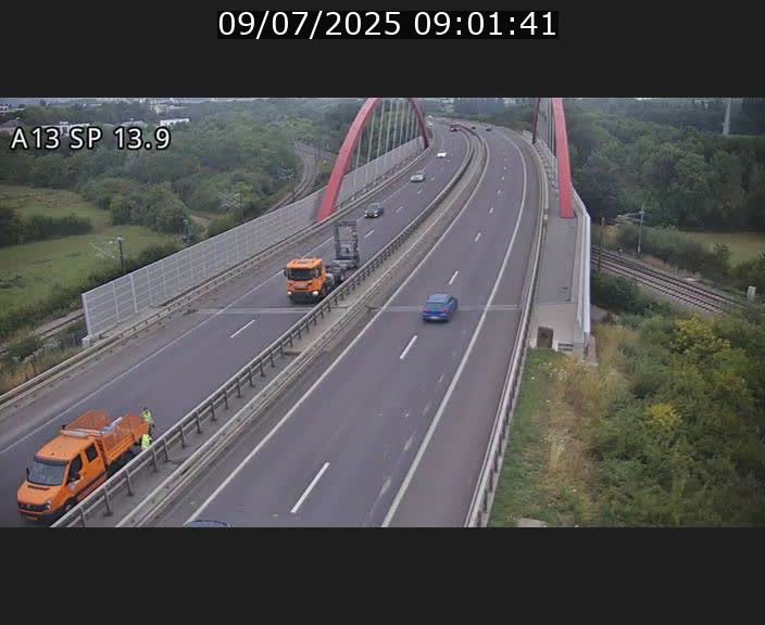 Traffic live webcam Luxembourg Kayl - A13 direction Esch-sur-Alzette/Luxembourg-ville - BK 13.9