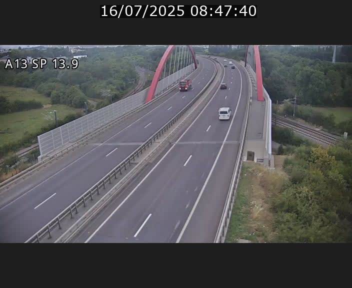 Traffic live webcam Luxembourg Kayl - A13 direction Esch-sur-Alzette/Luxembourg-ville - BK 13.9