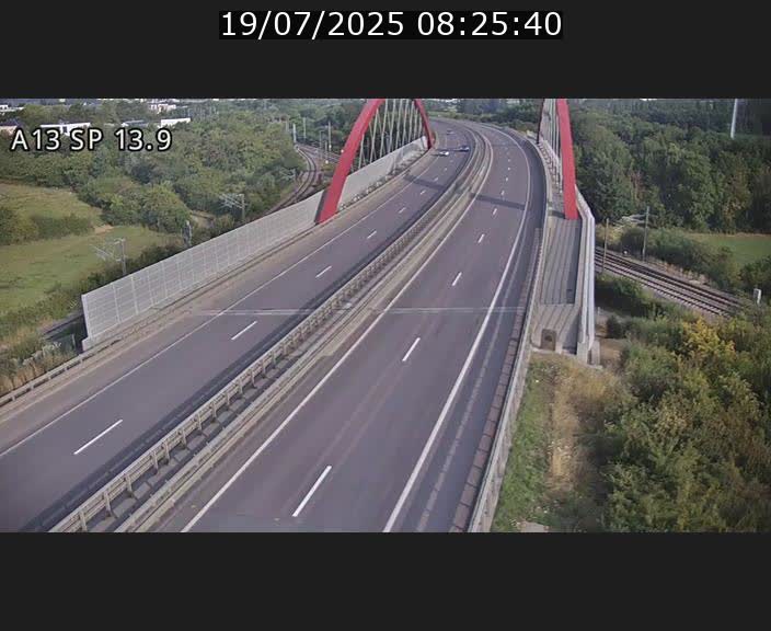 Traffic live webcam Luxembourg Kayl - A13 direction Esch-sur-Alzette/Luxembourg-ville - BK 13.9