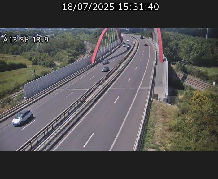 Traffic live webcam Luxembourg Kayl - A13 direction Esch-sur-Alzette/Luxembourg-ville - BK 13.9