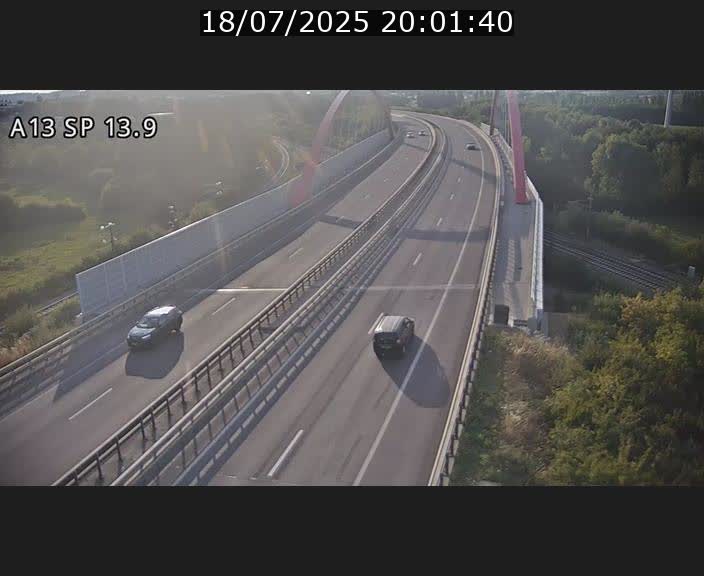 Traffic live webcam Luxembourg Kayl - A13 direction Esch-sur-Alzette/Luxembourg-ville - BK 13.9