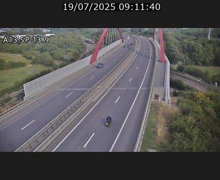 Traffic live webcam Luxembourg Kayl - A13 direction Esch-sur-Alzette/Luxembourg-ville - BK 13.9