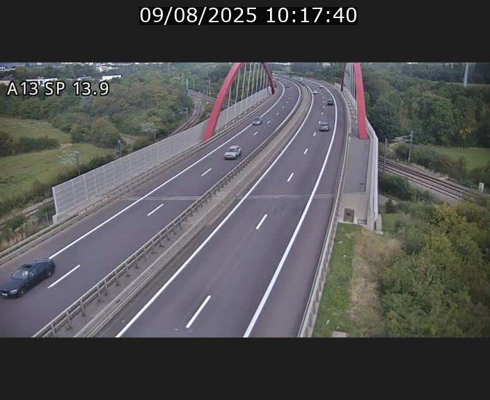 Traffic live webcam Luxembourg Kayl - A13 direction Esch-sur-Alzette/Luxembourg-ville - BK 13.9