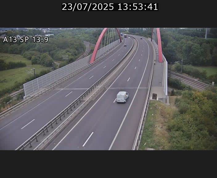 Traffic live webcam Luxembourg Kayl - A13 direction Esch-sur-Alzette/Luxembourg-ville - BK 13.9