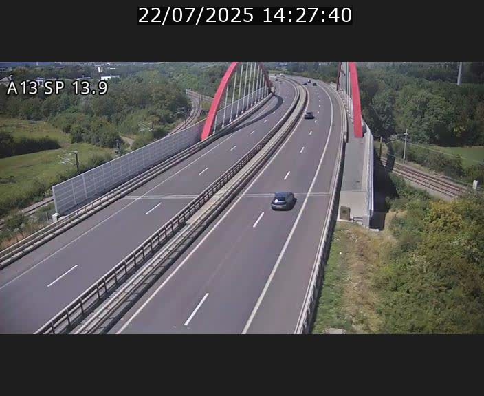 Traffic live webcam Luxembourg Kayl - A13 direction Esch-sur-Alzette/Luxembourg-ville - BK 13.9