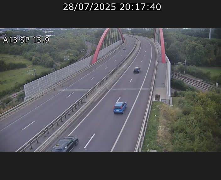 Traffic live webcam Luxembourg Kayl - A13 direction Esch-sur-Alzette/Luxembourg-ville - BK 13.9