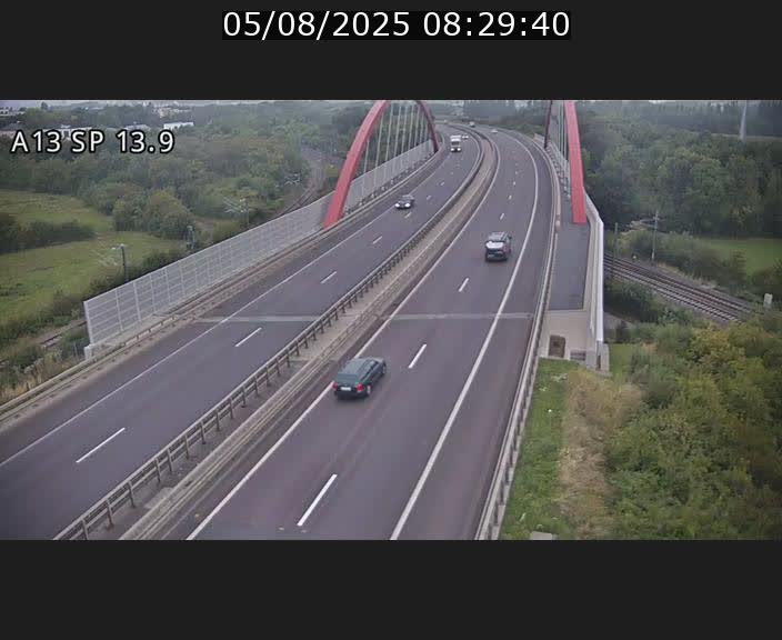 Traffic live webcam Luxembourg Kayl - A13 direction Esch-sur-Alzette/Luxembourg-ville - BK 13.9
